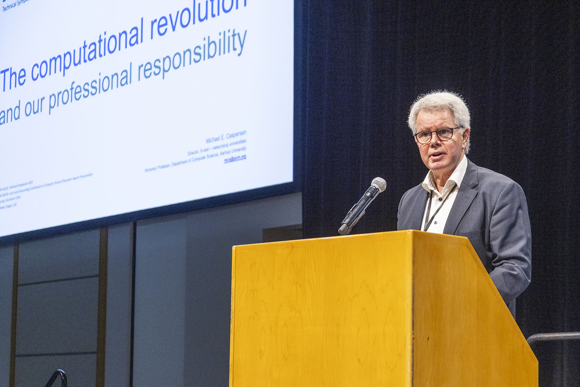 Michael E. Caspersen holder keynote under overskriften "The computational revolution and our professional responsibility"