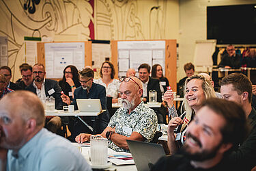 Link til større version af billede med konferencedeltagere fra It-vest-konferencen 2019