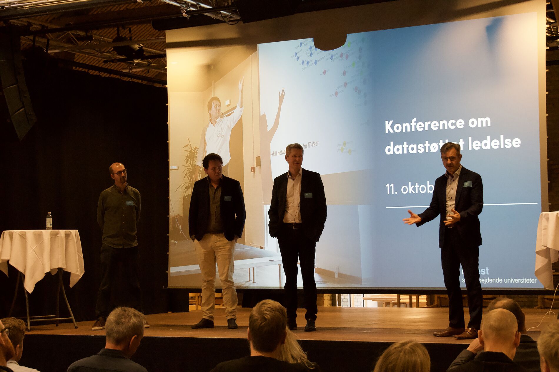 Link til billedegalleri fra konference om datastøttet ledelse.